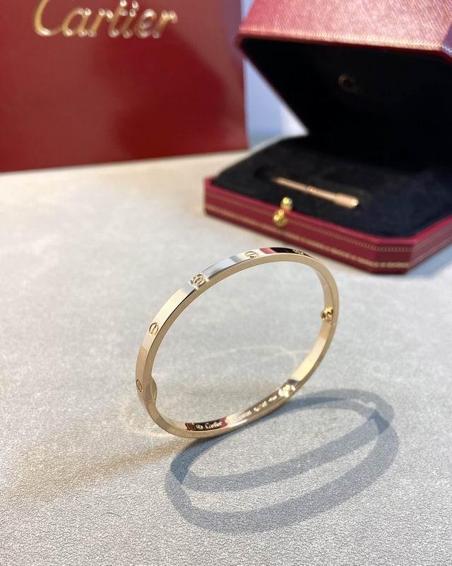 Cartier Bracelets 32